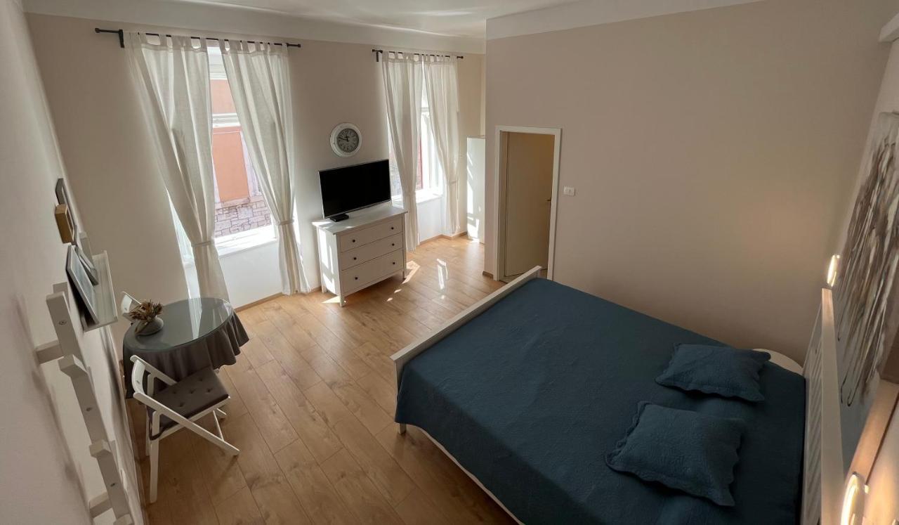 Apartment Check In Пула Экстерьер фото