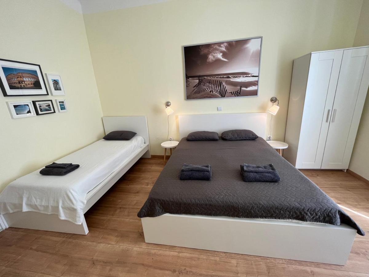 Apartment Check In Пула Экстерьер фото
